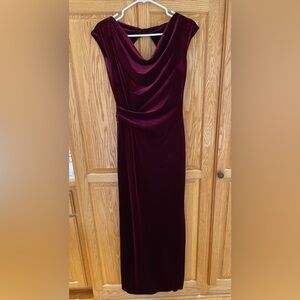Beautiful Vince Camuto maroon velvet gown